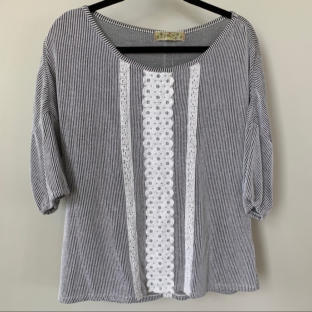 Twig & Perch Striped 3/4 Sleeve‎ Top Size M